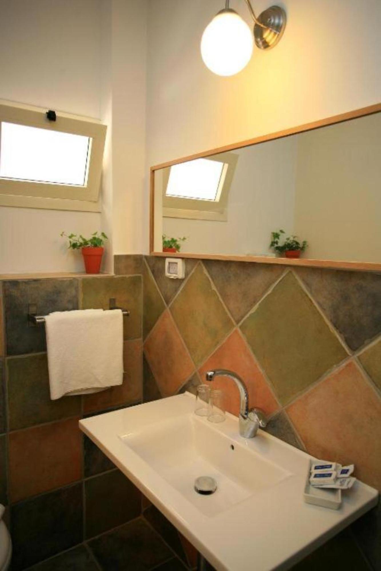 Shaar Hagolan Kibbutz Country Lodging Экстерьер фото