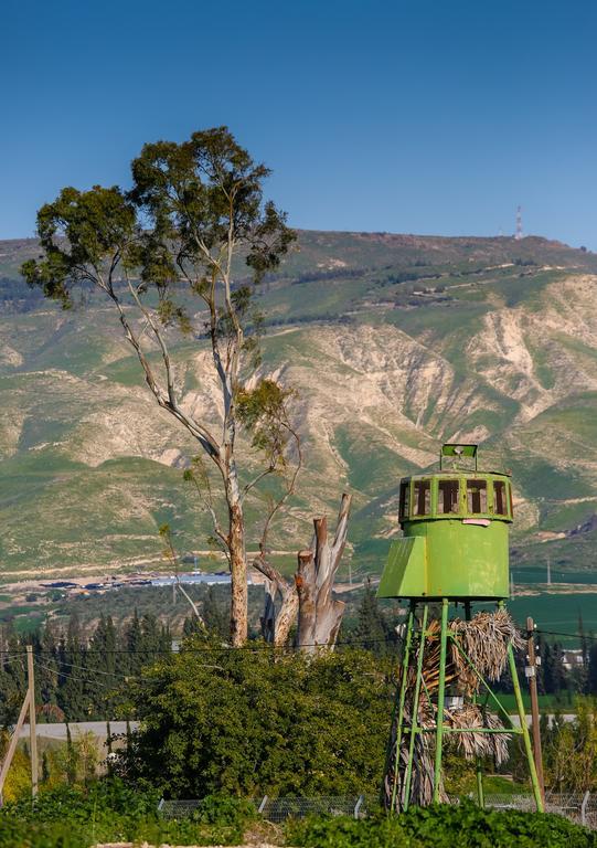 Shaar Hagolan Kibbutz Country Lodging Экстерьер фото